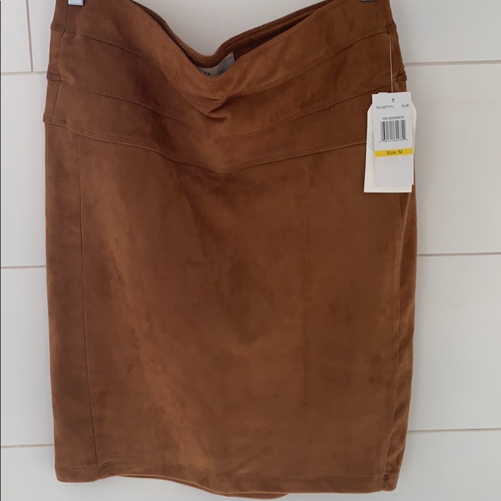 🆕-Jolt faux suede skirt